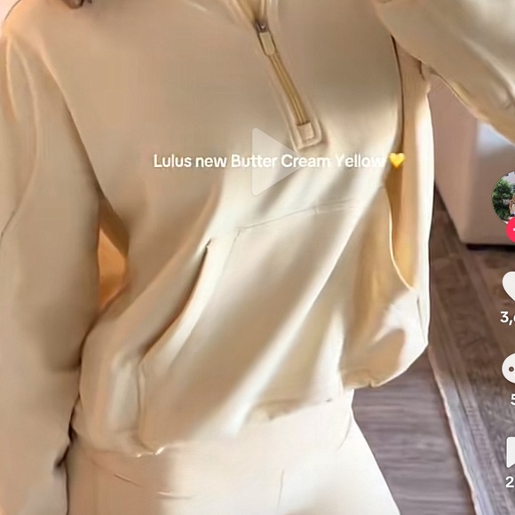 Lulu lemon butter cream Loungewear Set - Picture 5 of 5